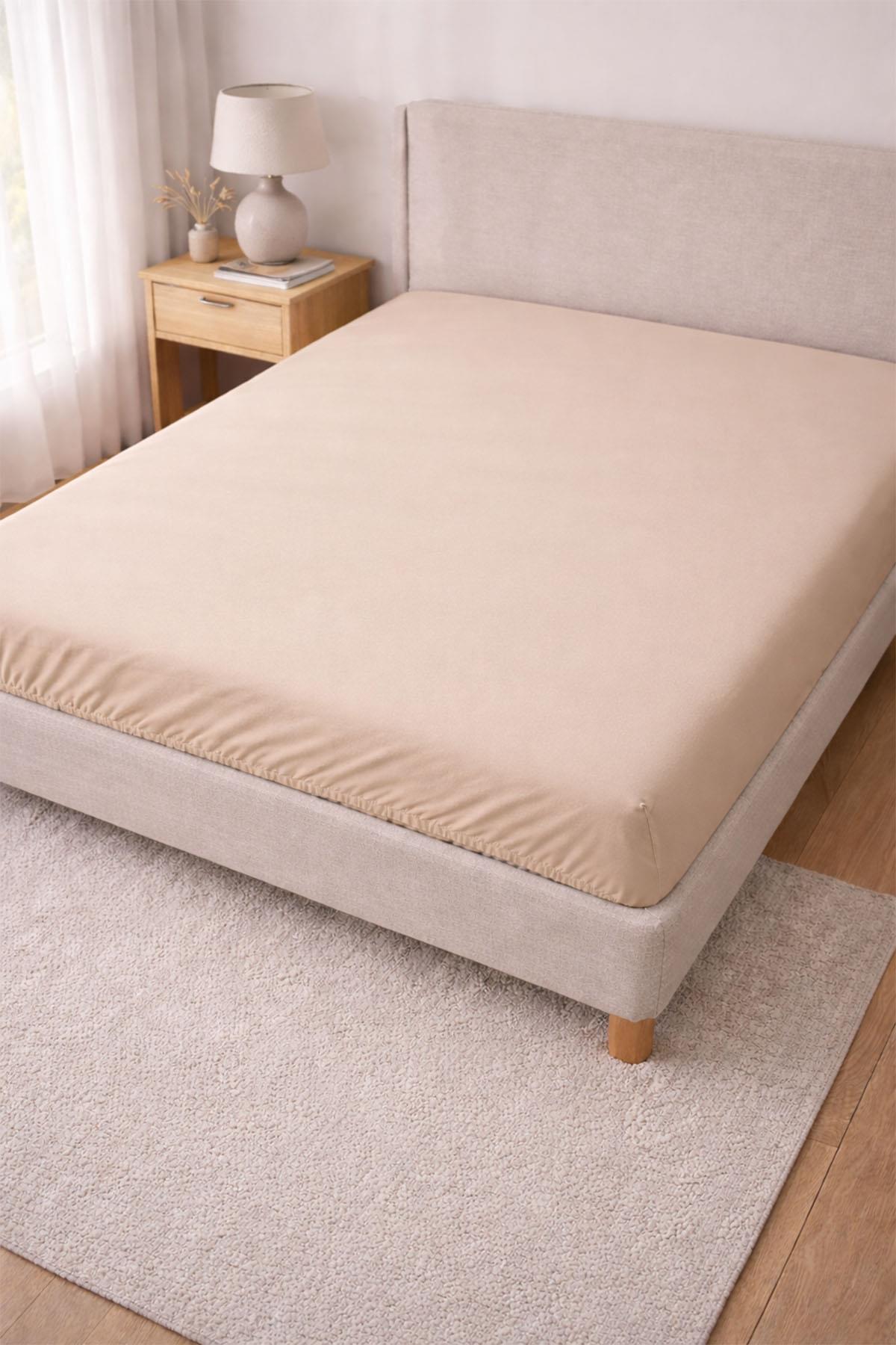 Basic Baumwoll-Satin Spannbettlaken für Doppelbett, rundum elastisch (160 x 200 cm)