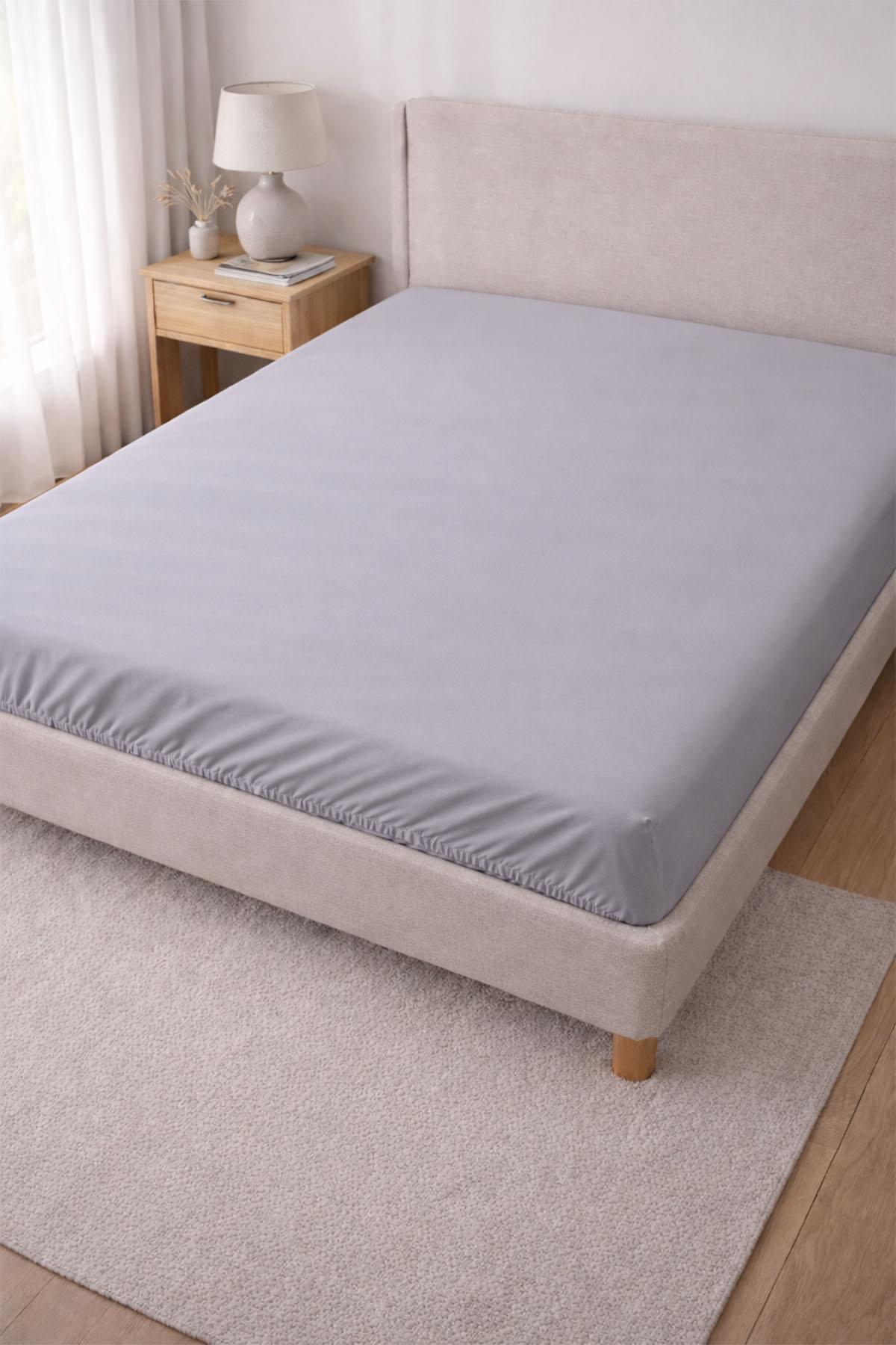 Einfaches Spannbettlaken aus Baumwollsatin in Super-King-Size (200 x 200 cm)