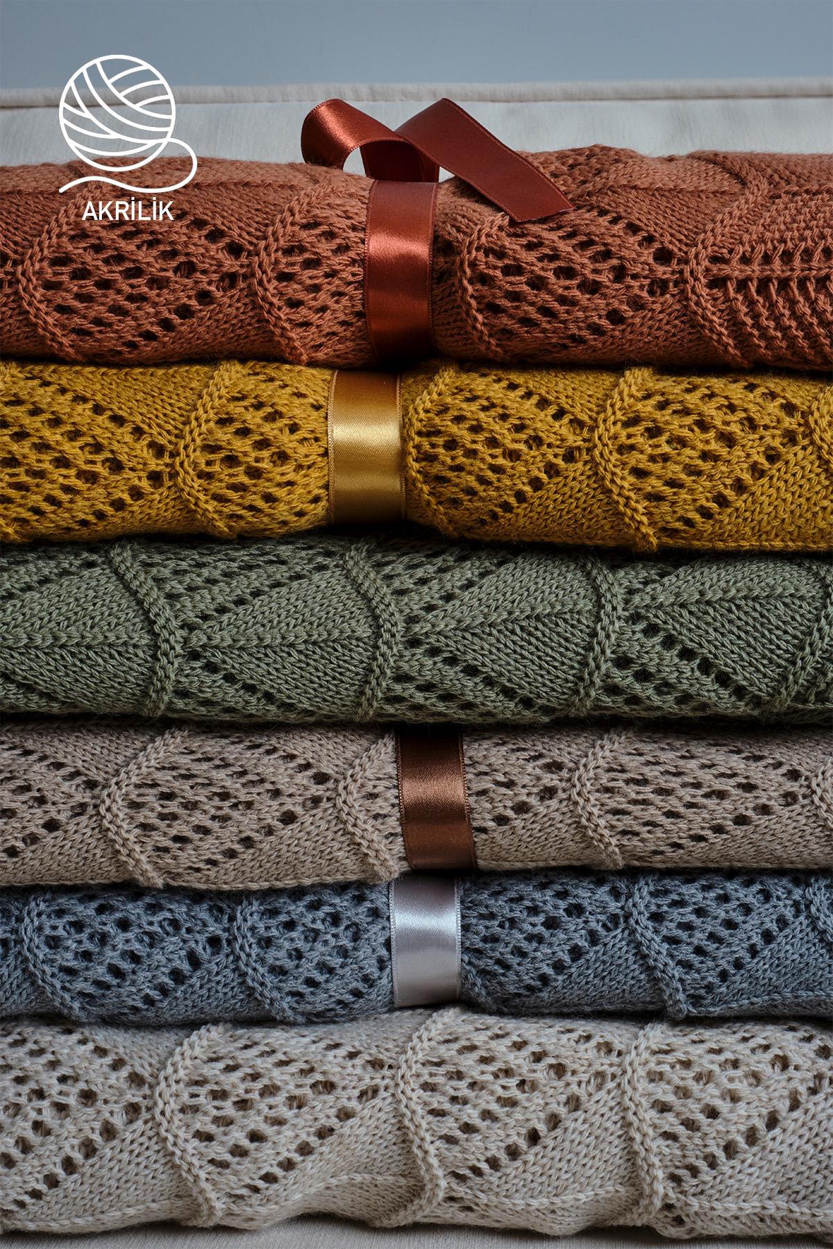 TV-Decken aus Acrylgarn in verschiedenen Farben mit tiefem Strickmuster