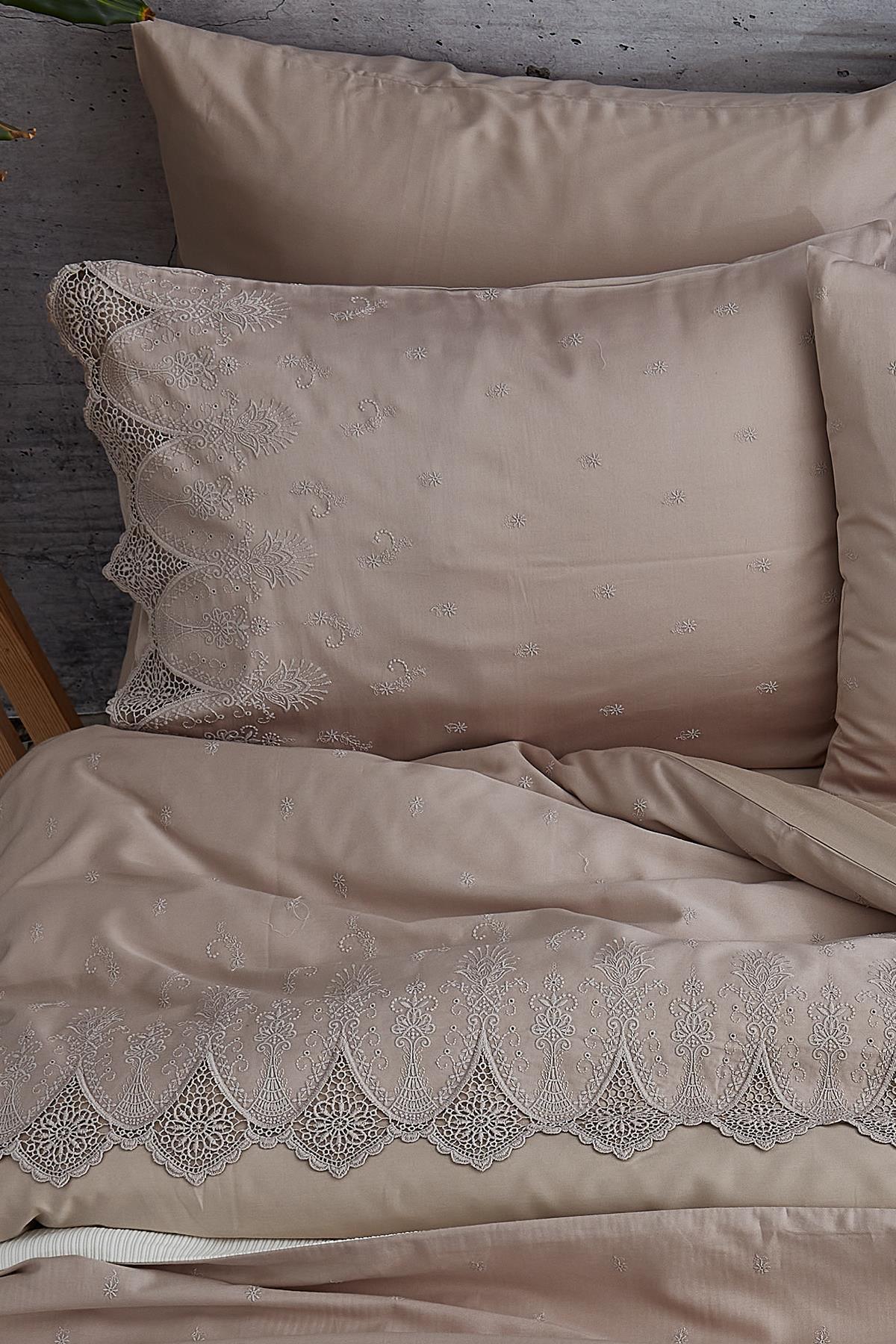 Emma Dantelli Super King Size 7-teiliges Bettwäsche- und Tagesdecken-Set – Nazik Home – Wert für mein Zuhause!