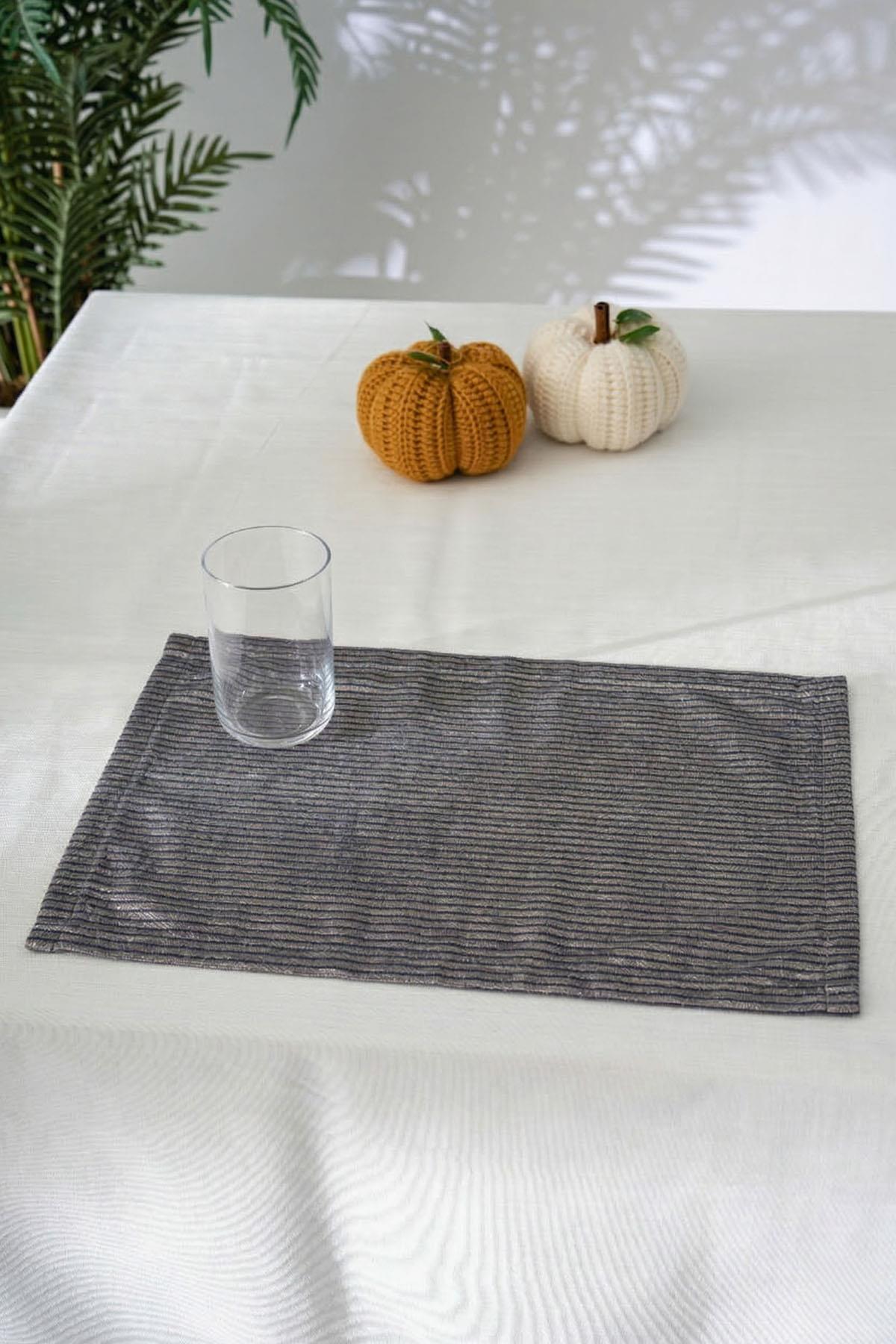 Loris Lekeabweisendes, pflegeleichtes 4er-Set Platzsets (35 x 50 cm)