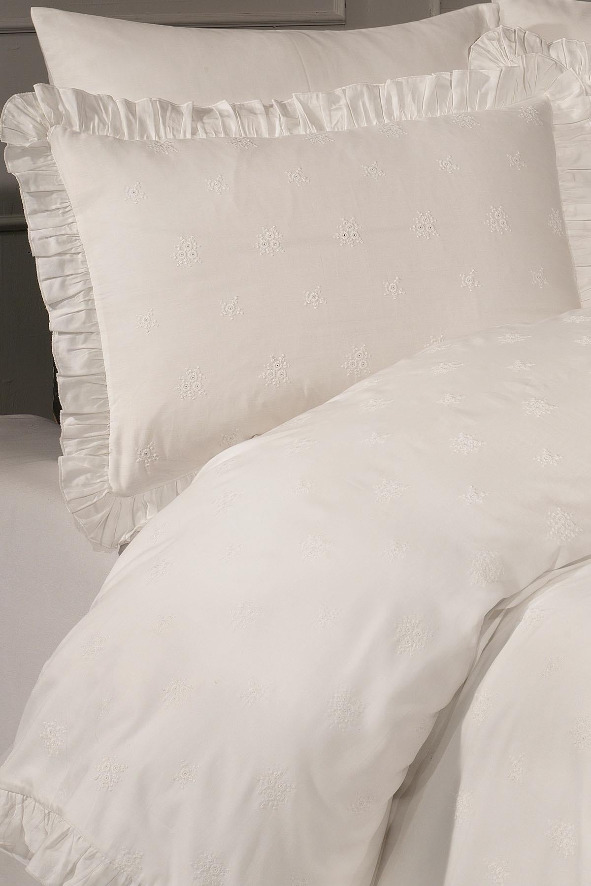 Lovella Bettwäsche-Set aus Baumwollsatin mit Blumenstickerei, Doppelbett, 6-teilig