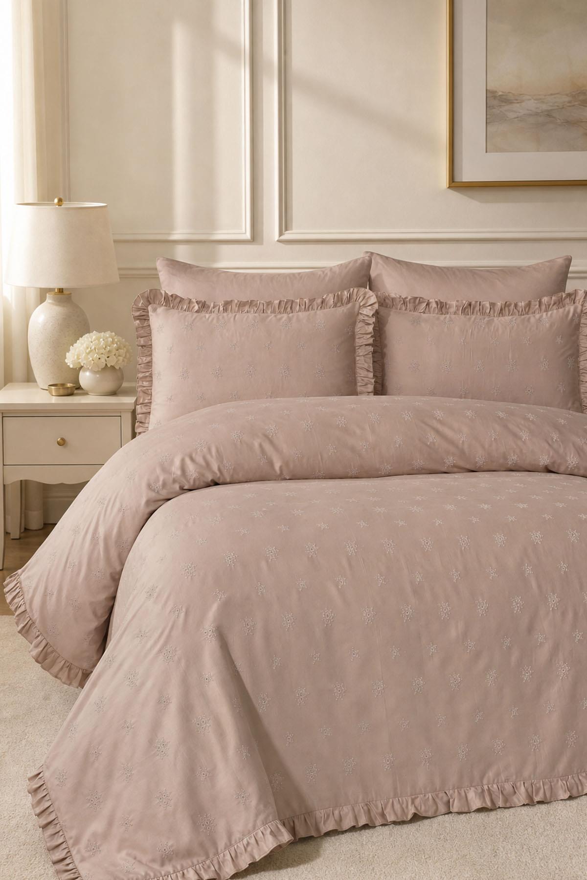 Lovella Bettwäsche-Set aus Baumwollsatin mit Blumenstickerei, Doppelbett, 6-teilig