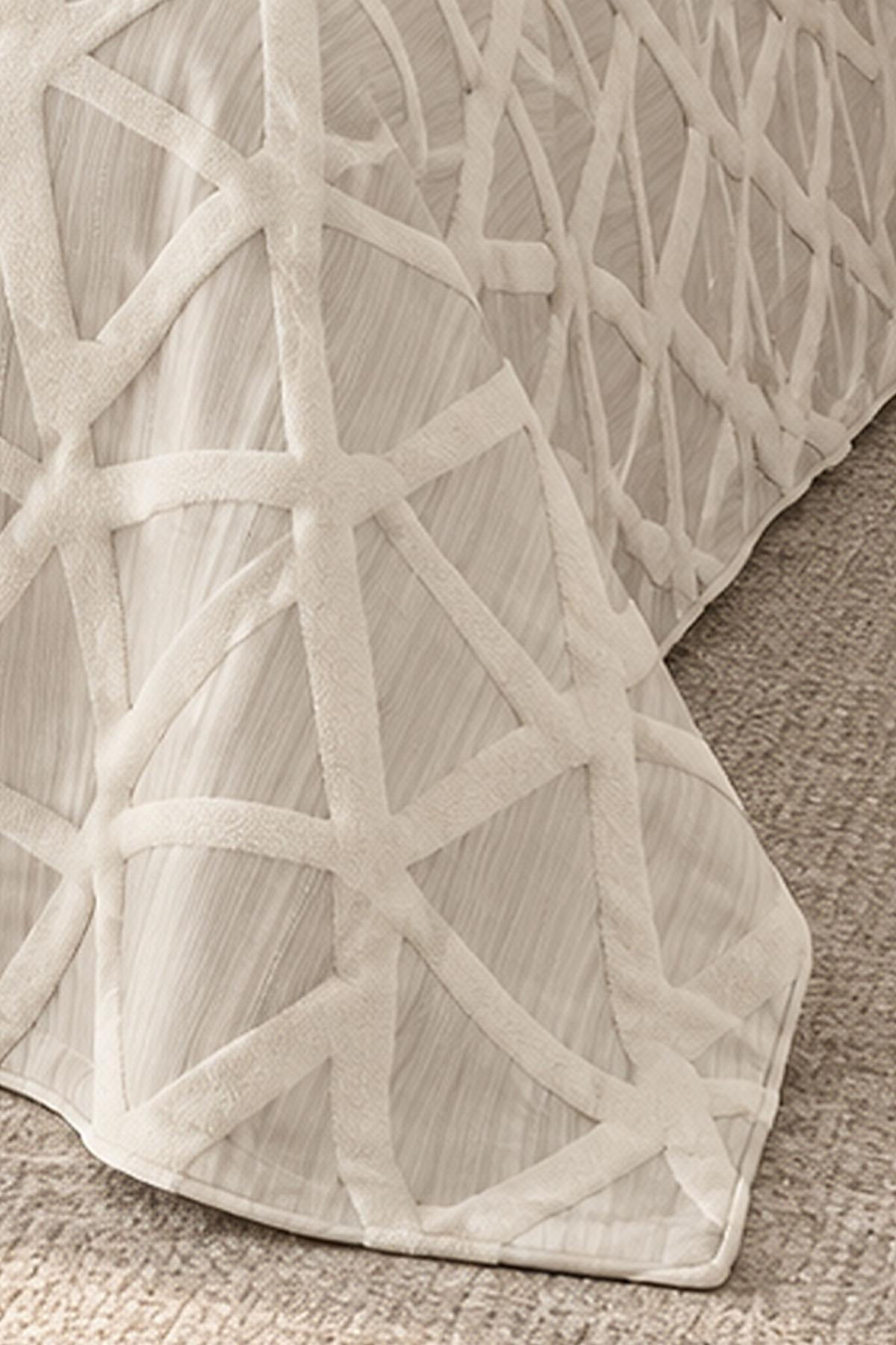 Mia Geometric Double Bedspread