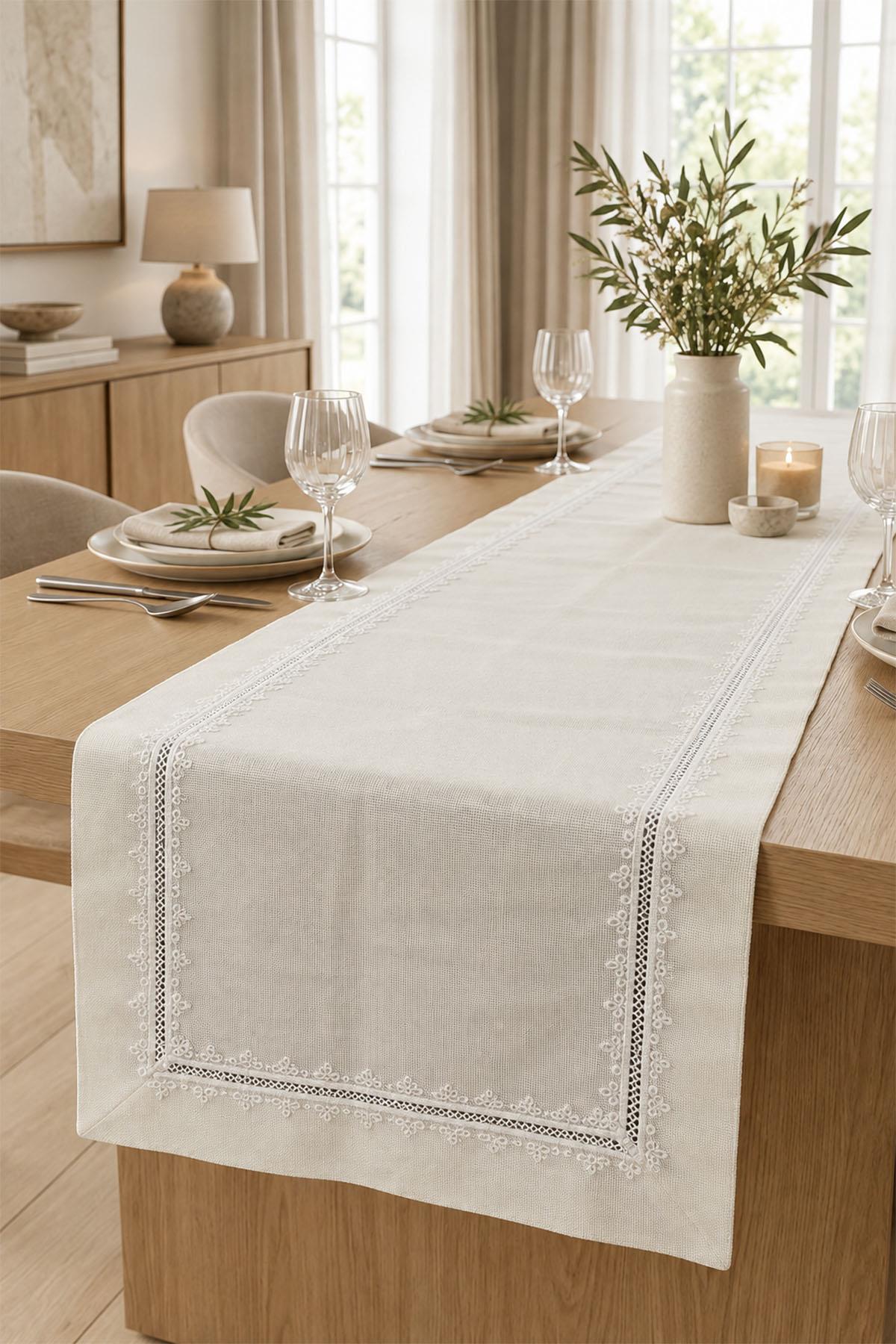 Sena Bestickter, fleckenabweisender und pflegeleichter Läufer (40 x 140 cm)