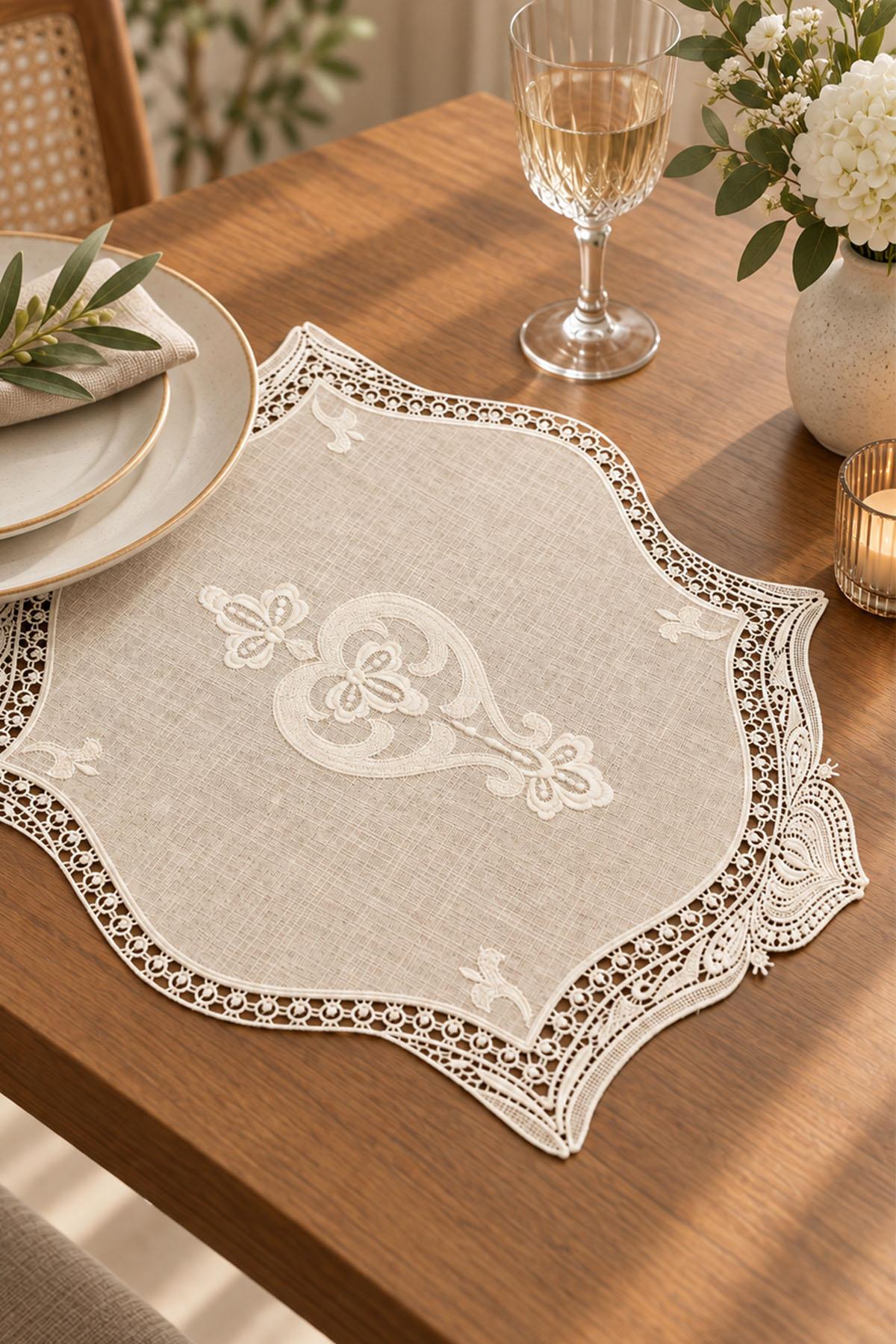 Sultan Besticktes, fleckenabweisendes und einfach herzustellendes Platzset (35 x 45 cm)