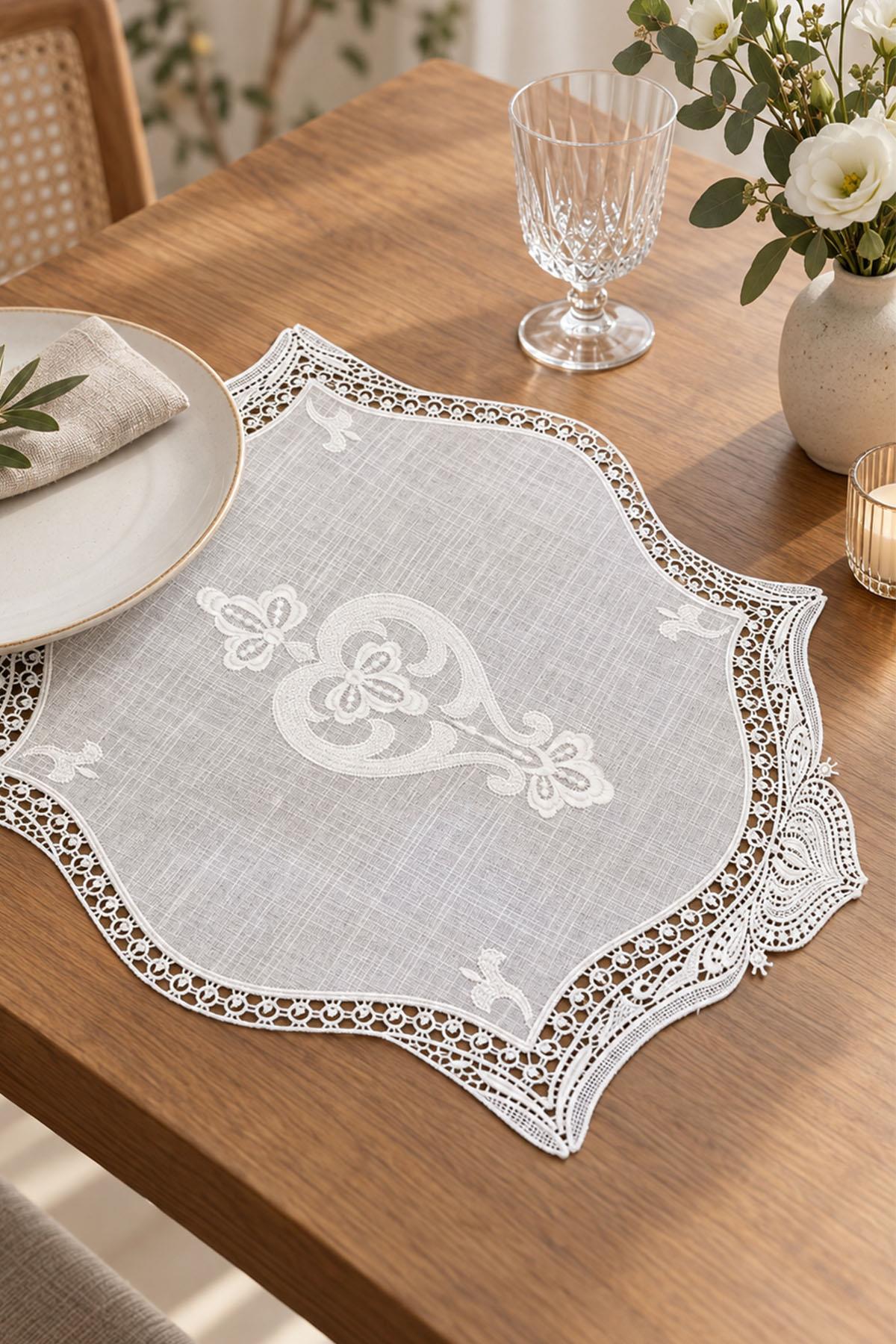 Sultan Besticktes, fleckenabweisendes und einfach herzustellendes Platzset (35 x 45 cm)