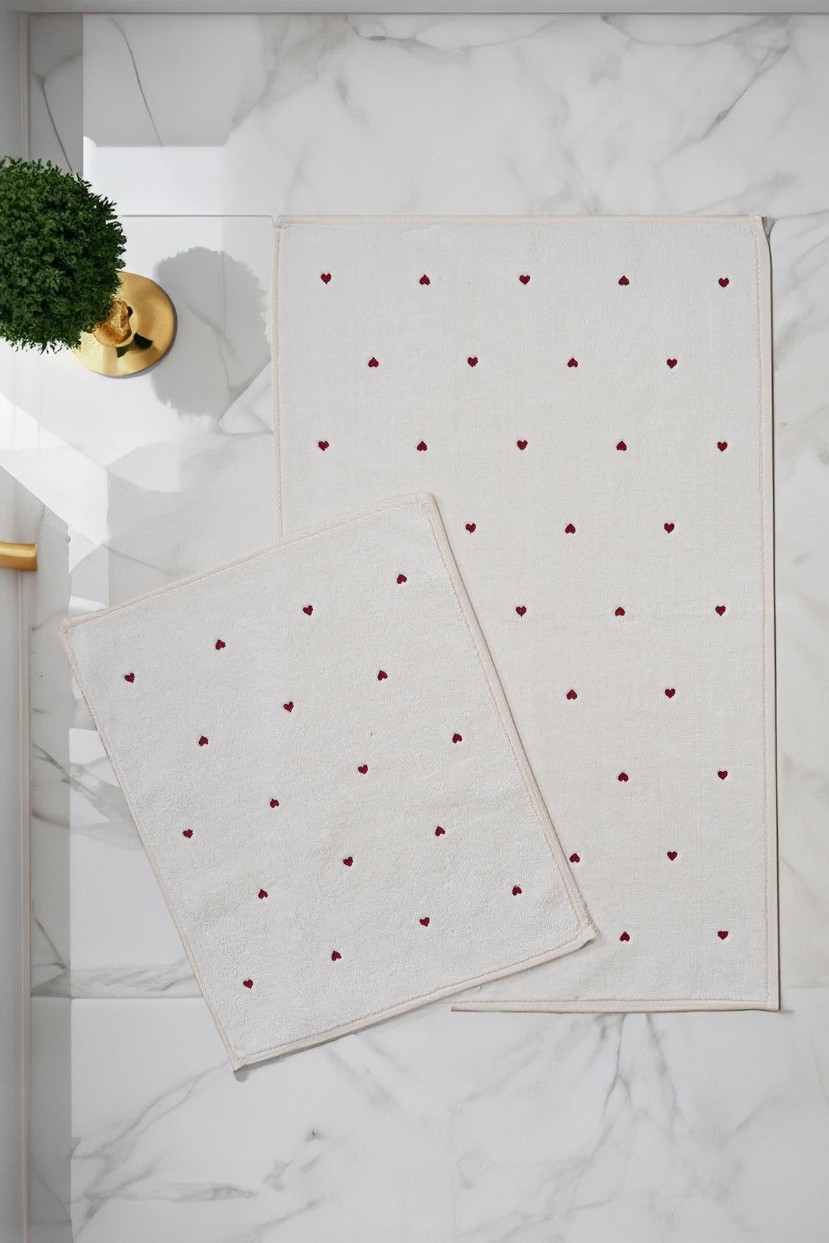 Amore 2-teiliges Badematten-Set mit Herzstickerei (60 x 100 cm)