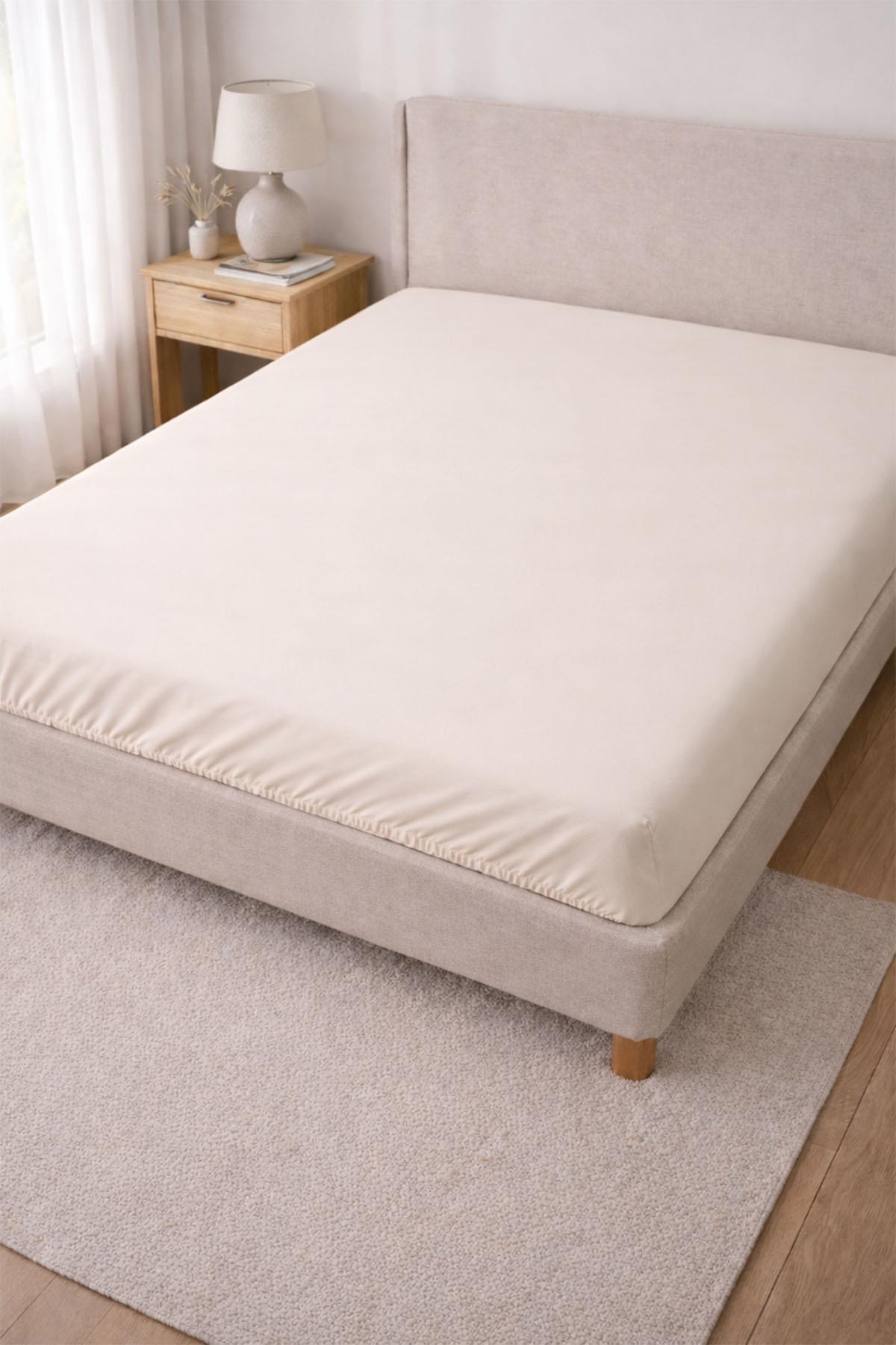 Basic Baumwoll-Satin Spannbettlaken für Doppelbett, rundum elastisch (160 x 200 cm)