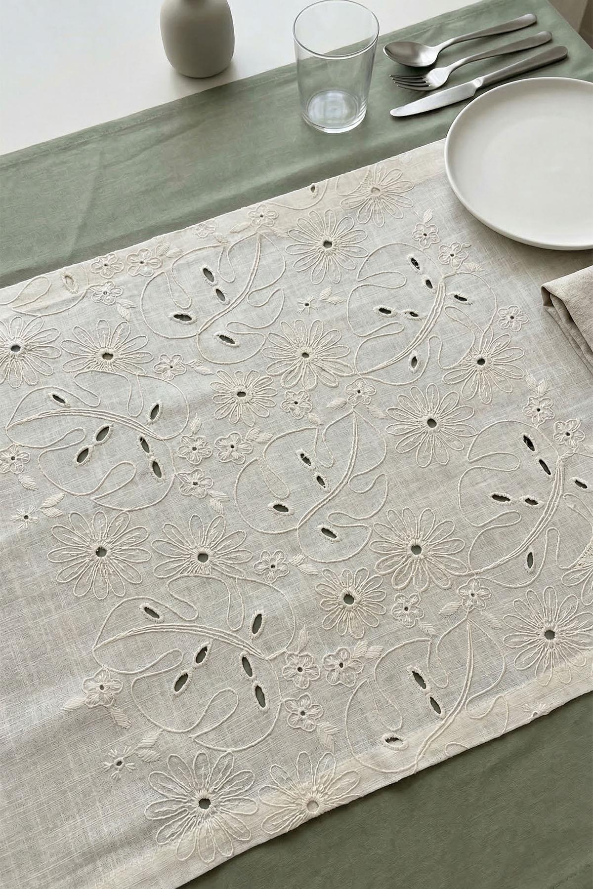 Britain Bestickter, fleckabweisender, pflegeleichter Tischläufer (40 x 120 cm)