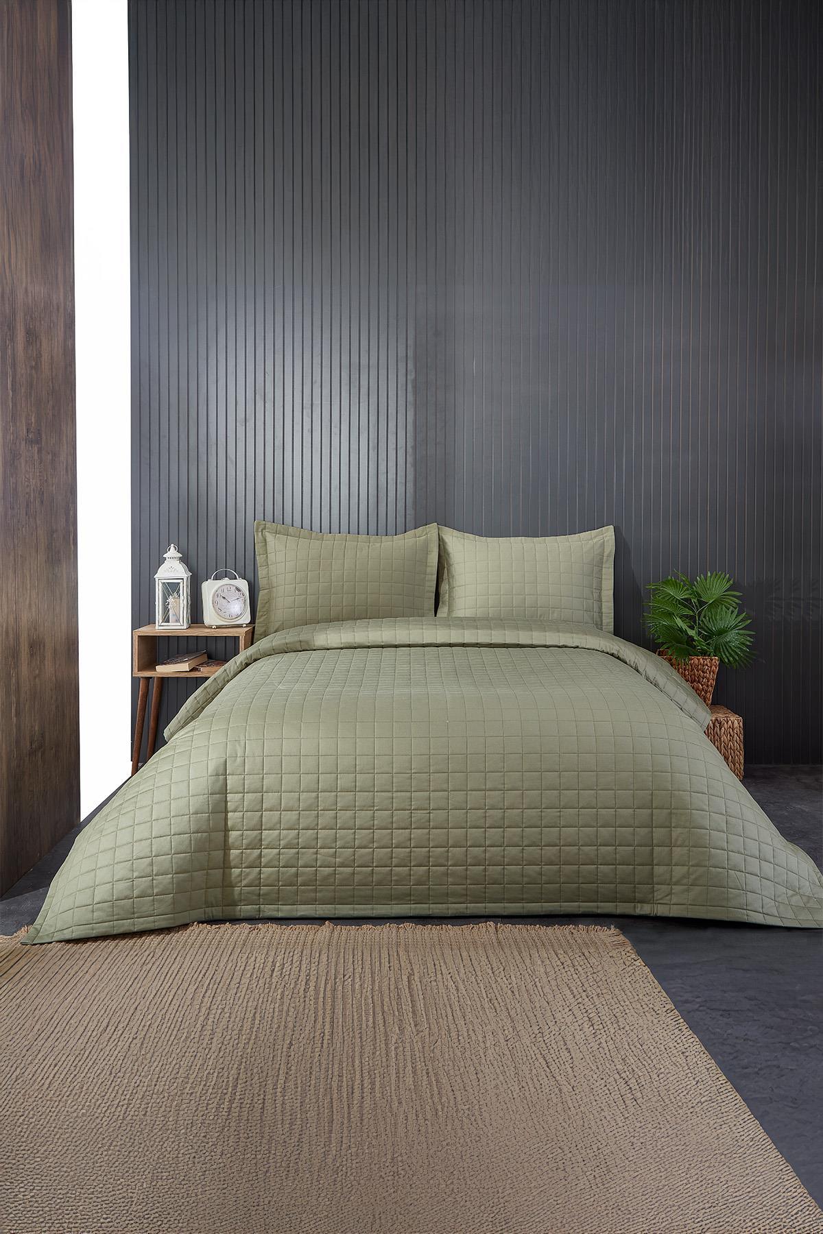 Gesteppte grüne Tagesdecke für Doppelbetten für einen dekorativen Look im modernen Schlafzimmer
