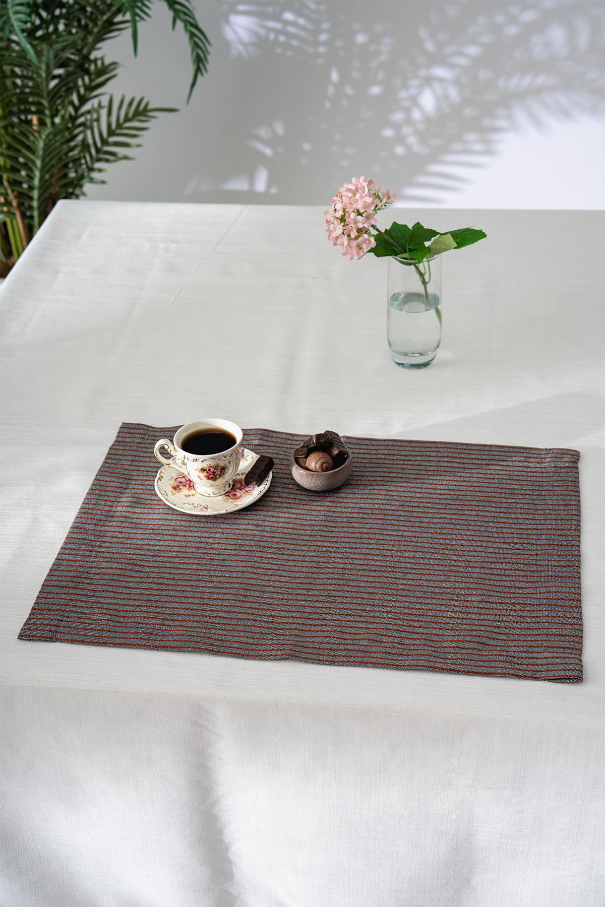 Loris Lekeabweisendes, pflegeleichtes 4er-Set Platzsets (35 x 50 cm)