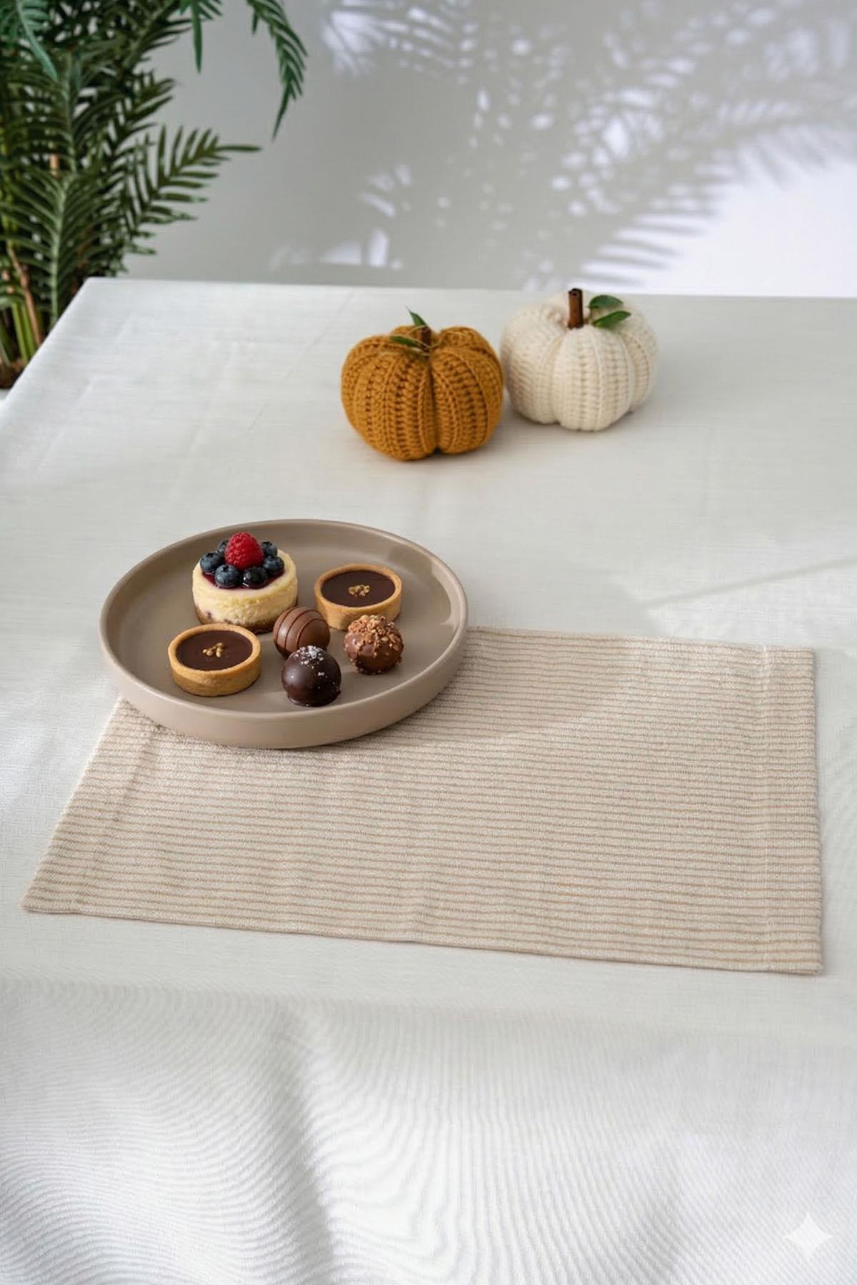 Loris Lekeabweisendes, pflegeleichtes 4er-Set Platzsets (35 x 50 cm)