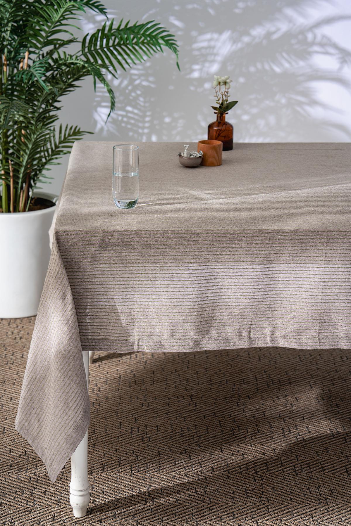 Loris Fleckabweisende, pflegeleichte Tischdecke (160 x 260 cm)