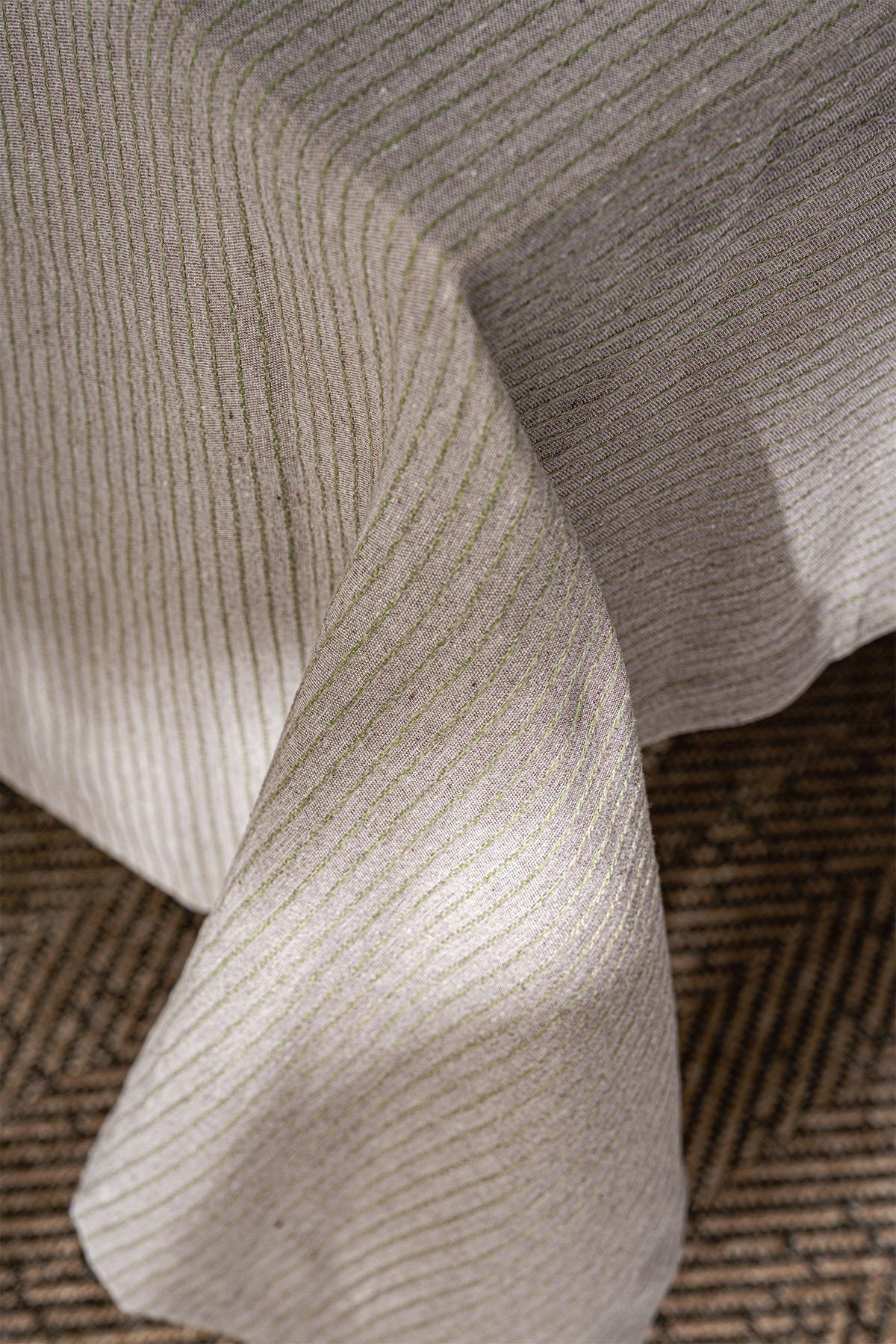 Loris Fleckabweisende, pflegeleichte Tischdecke (160 x 260 cm)