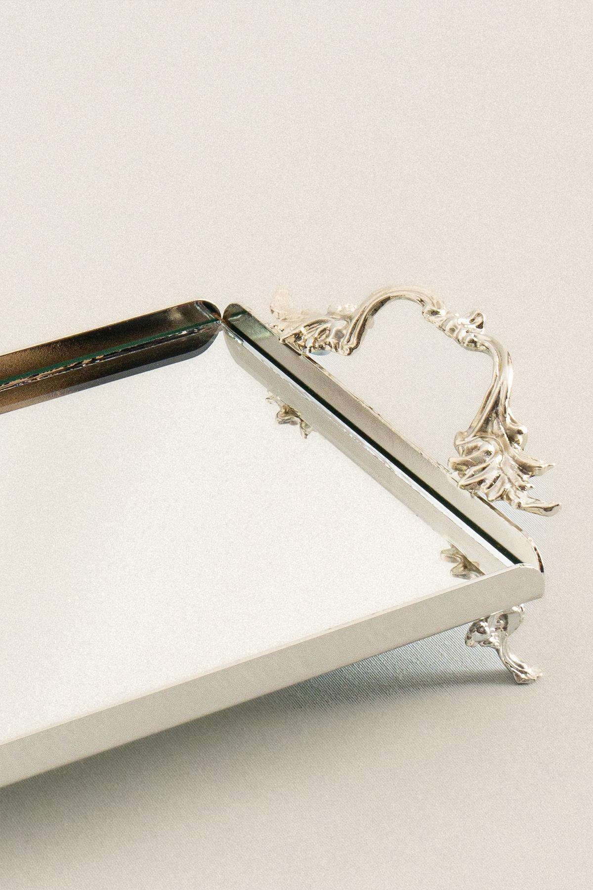 Silbernes Mini-Tablett mit eleganten Griffen, rechteckig, dekoratives Design mit Standfüßen