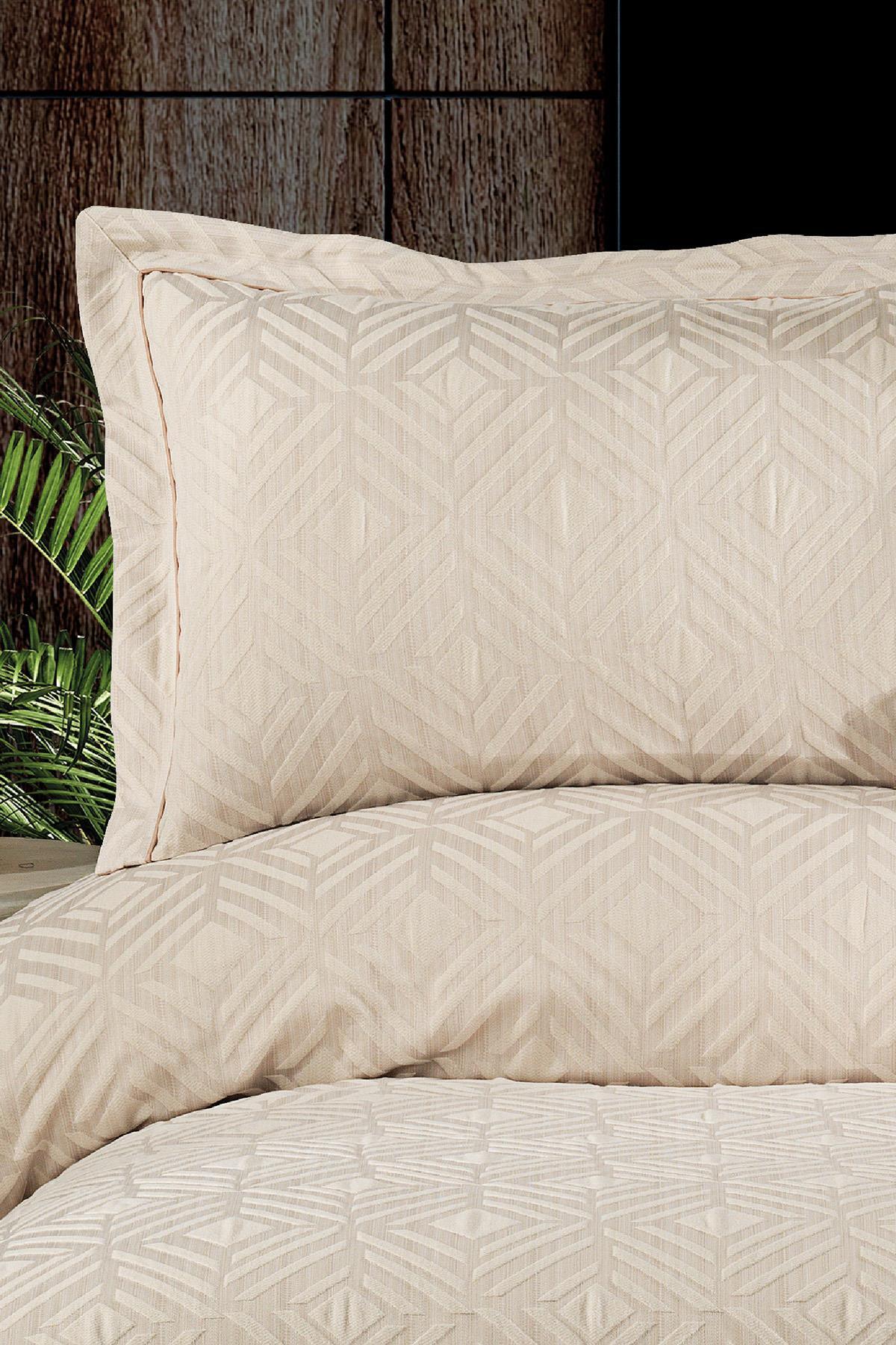 Beigefarbene Jacquard-Tagesdecke mit geometrischem Muster für Doppelbetten inklusive Kissenbezügen