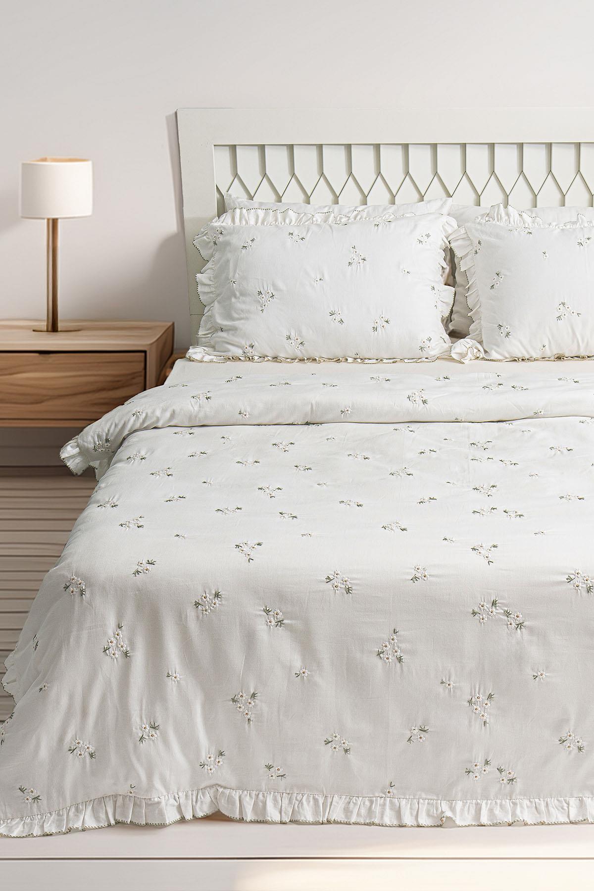 Nadia Daisy Bettwäsche-Set aus besticktem Baumwollsatin, Kingsize, 6-teilig