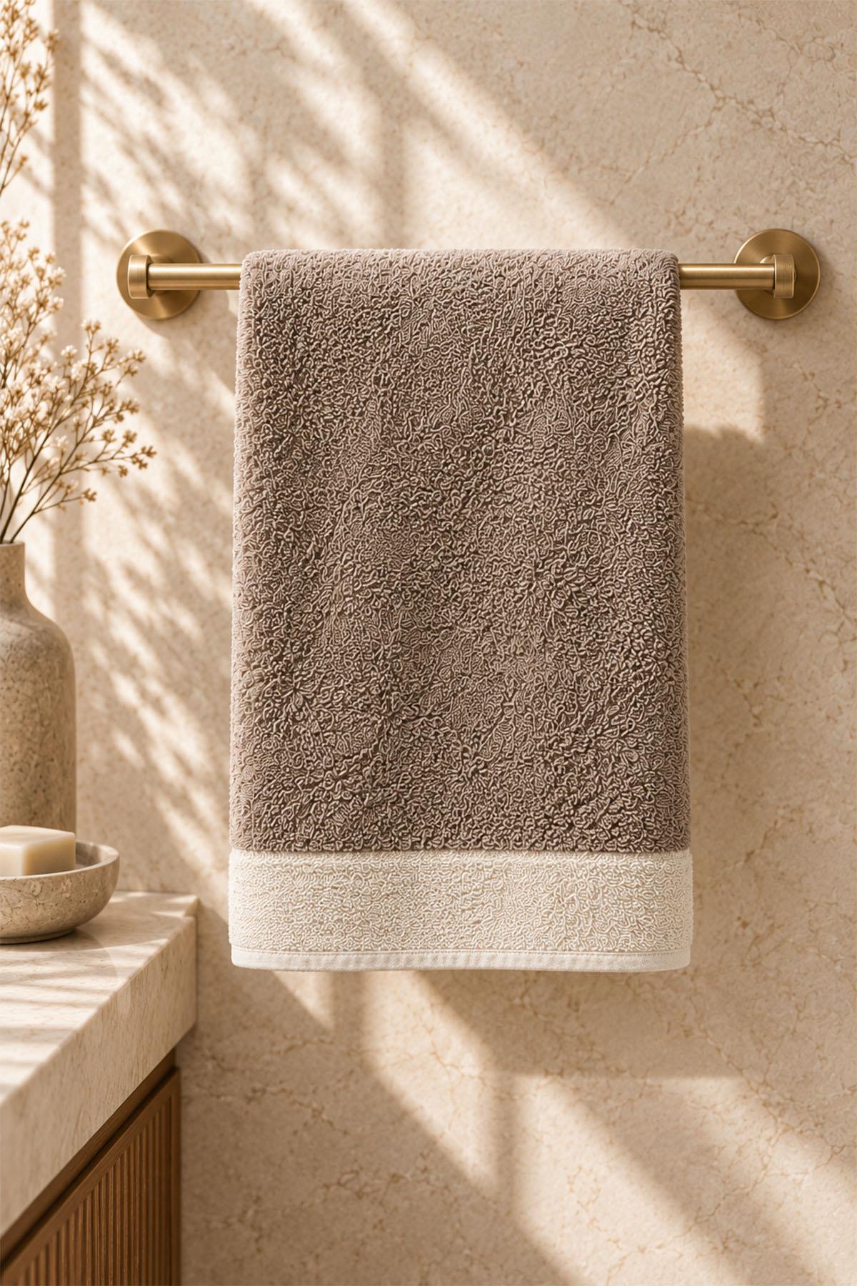 Pofina Low Twist Fluffy Bath Towel (90 x 150 cm)