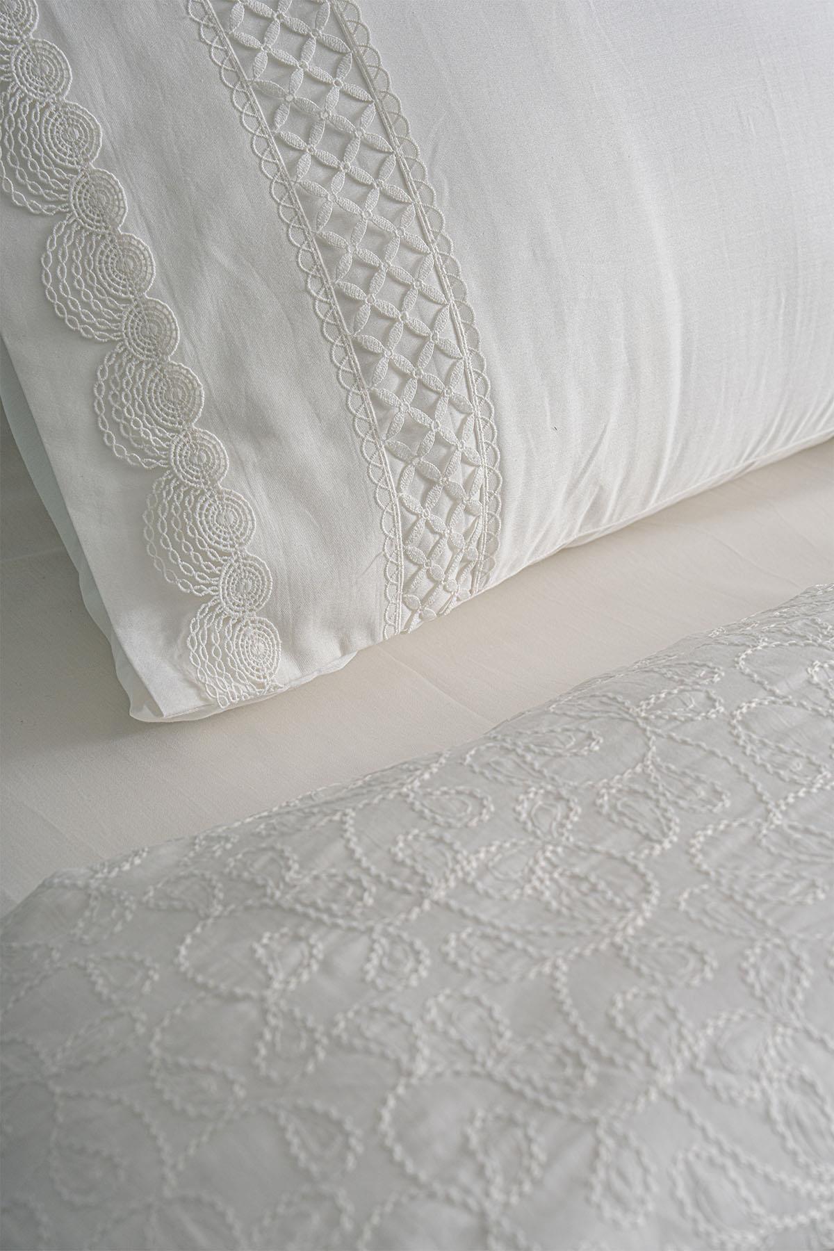 6-teiliges Bettwäscheset aus besticktem Baumwollsatin in King-Size (Queen-Size).