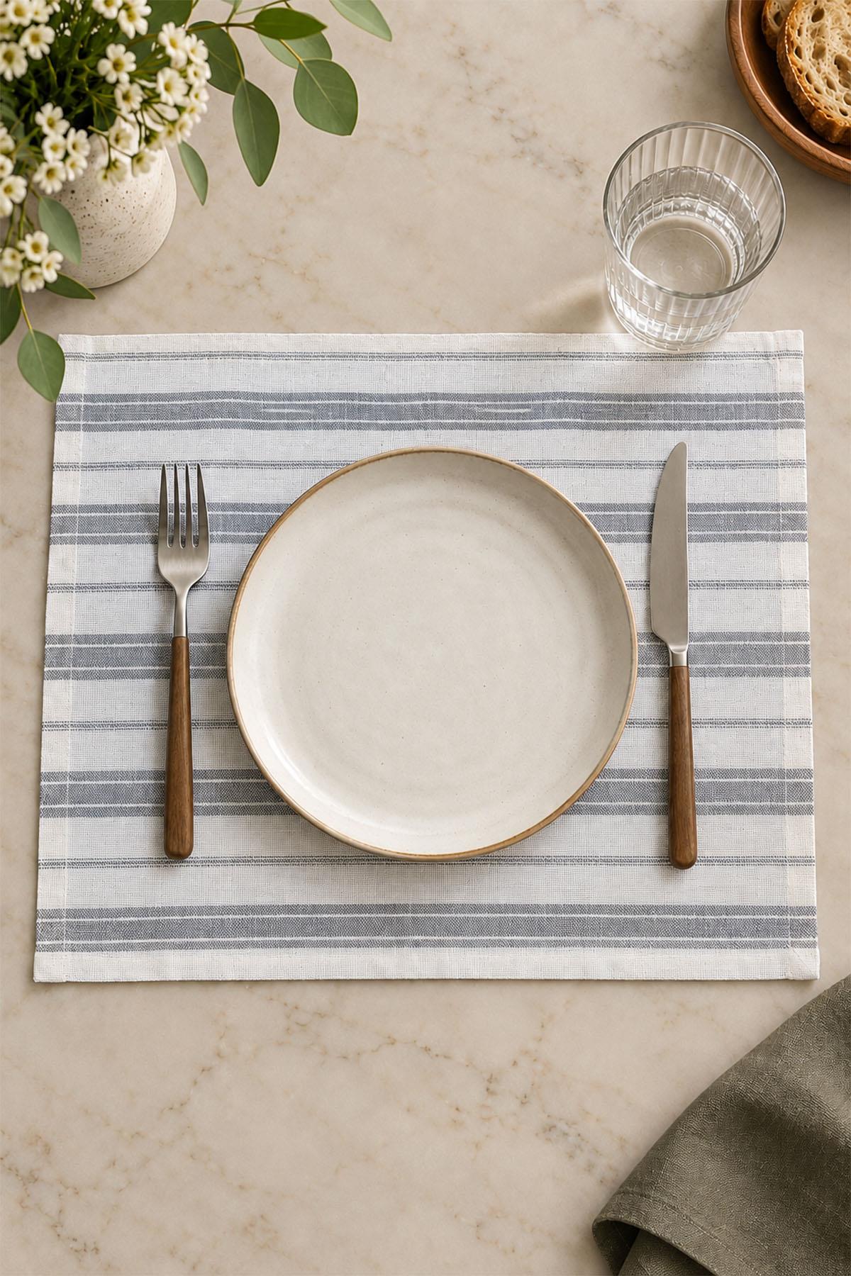 Run Striped Fleckenabweisendes, einfach herzustellendes 4-teiliges Platzset (35 x 45 cm)