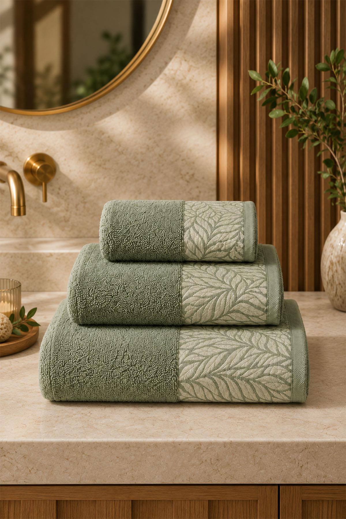 Sage Leaf Pattern Bath Towel (90 x 150 cm)