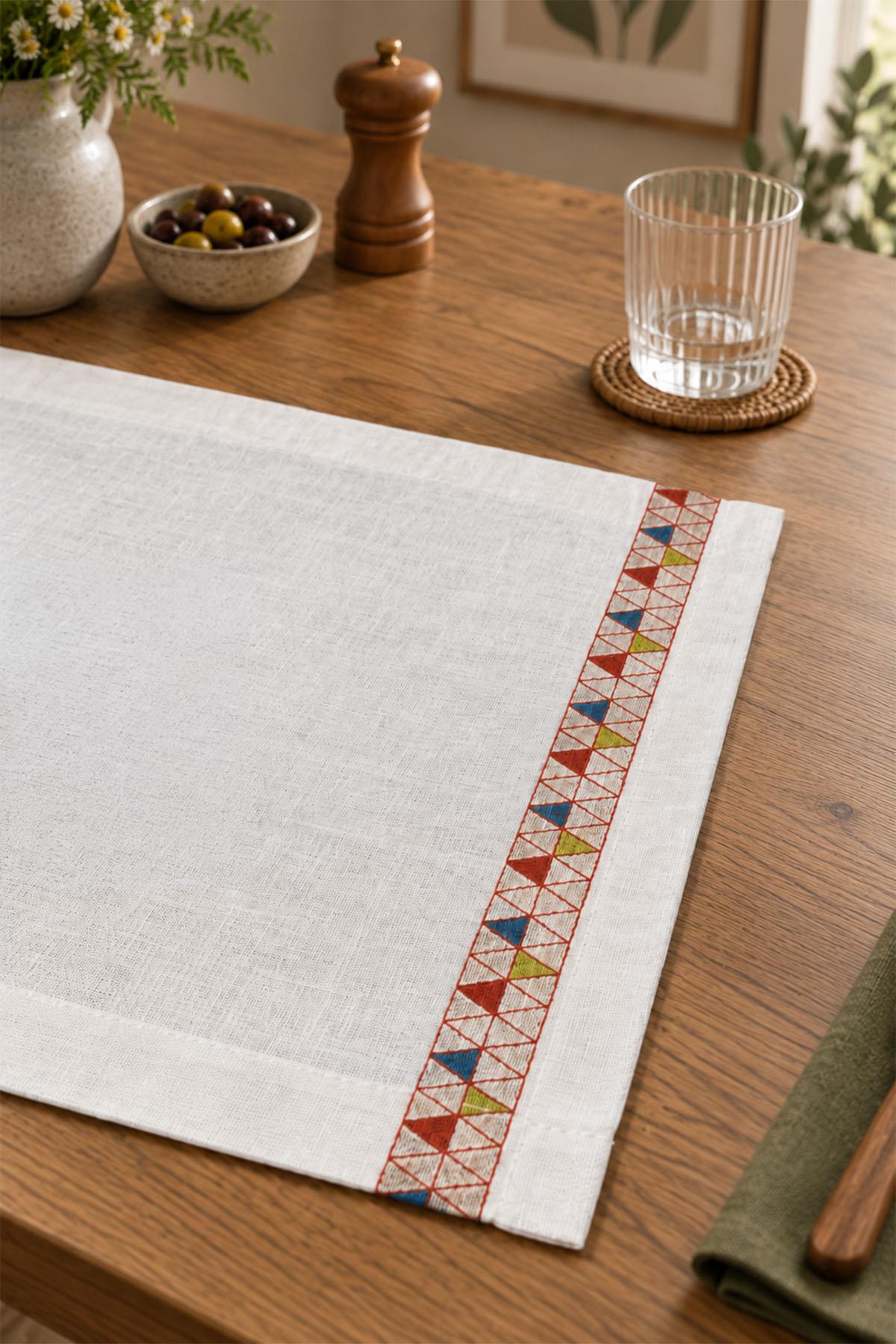 Platzset mit Tria-Fliesenmuster, fleckenabweisend und einfach herzustellen (30 x 50 cm)